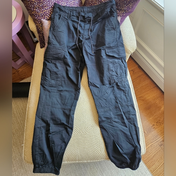 American Eagle Black Cargo Pants - Size 16 Long - Picture 4 of 10